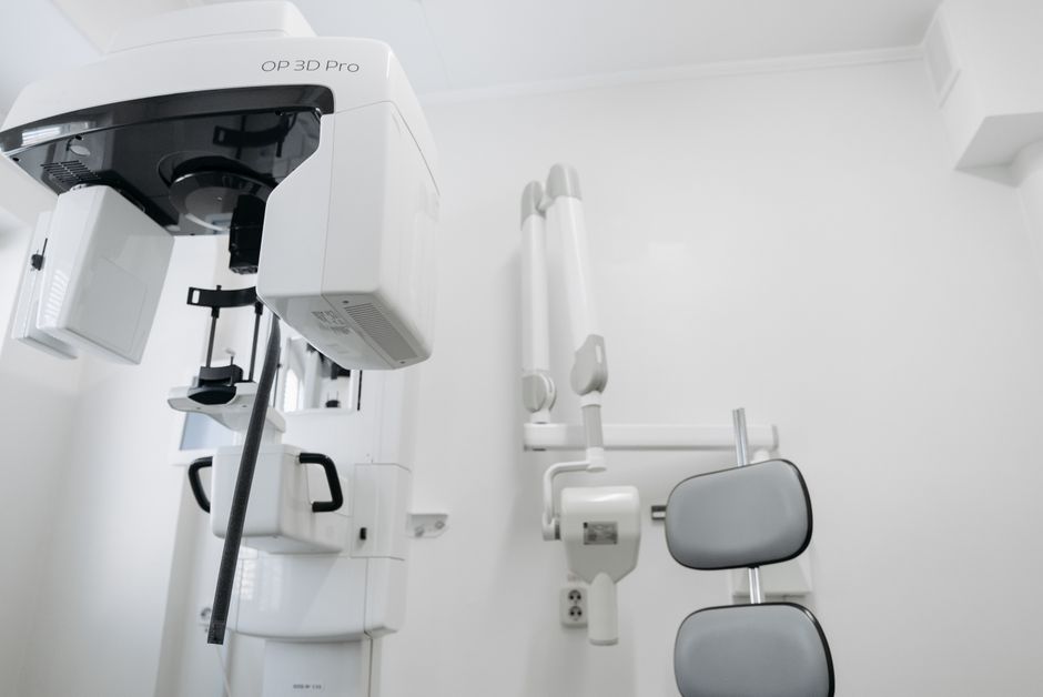 Digital Guided Implant Surgery procedure - Patient consultation at KAHF-accredited hospital in Seoul, South Korea
