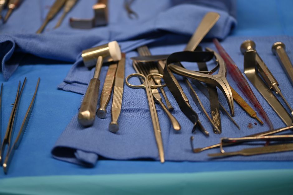 VATS bronchoplasty sleeve resection procedure in South Korean thoracic surgery theatre