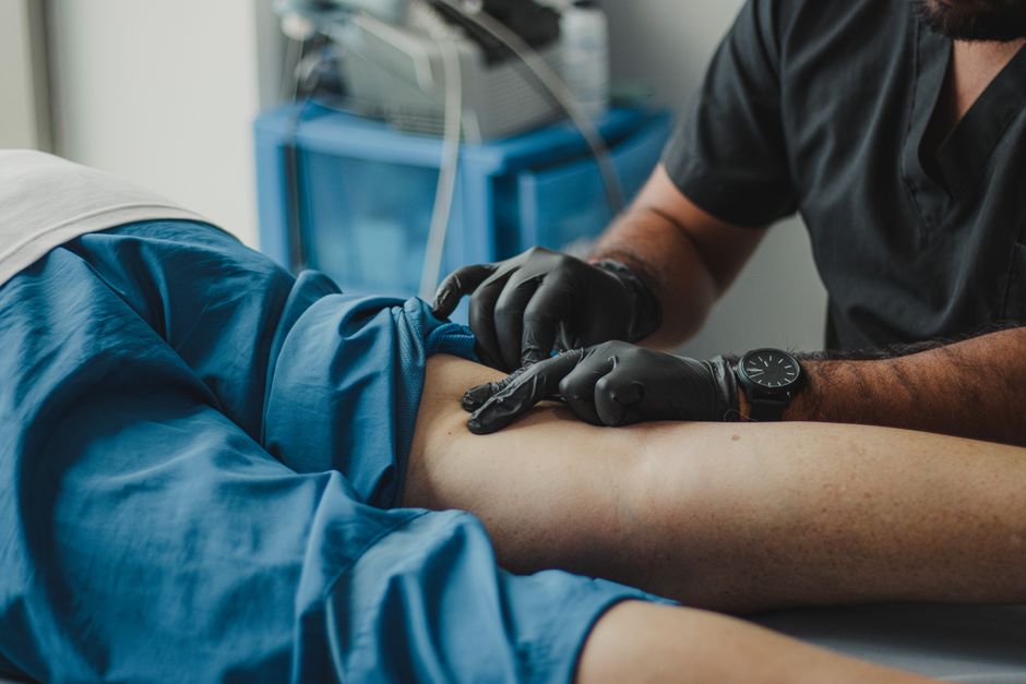 Varicose Vein Treatment procedure - Patient consultation at KAHF-accredited hospital in Seoul, South Korea
